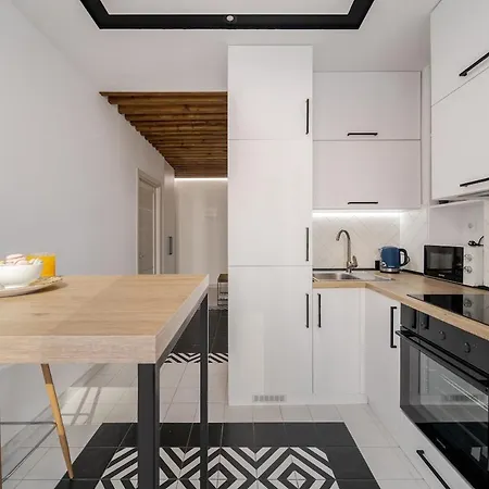 Modern In A New Building Near The Center Free Parking Apartment