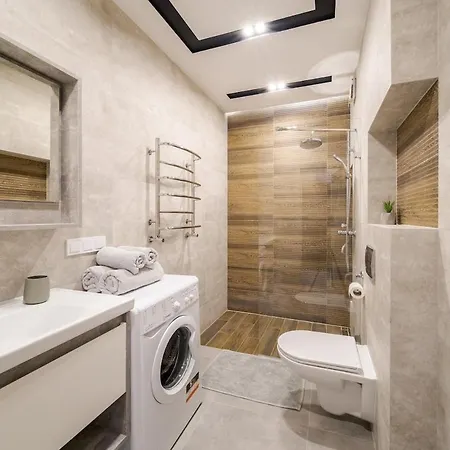 Modern In A New Building Near The Center Free Parking Apartment *