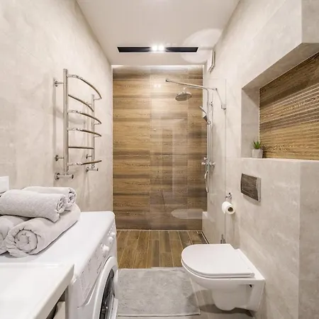 Modern In A New Building Near The Center Free Parking Apartment *