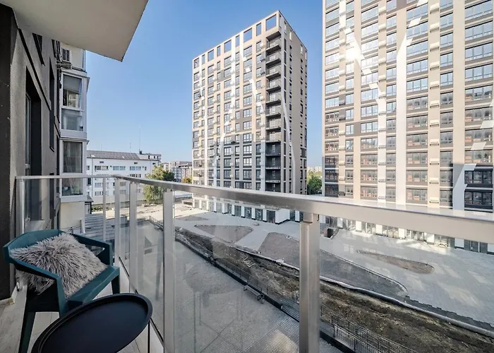 Modern In A New Building Near The Center Free Parking דירה לבוב