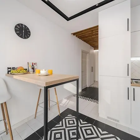 Apartment Modern In A New Building Near The Center Free Parking Lviv